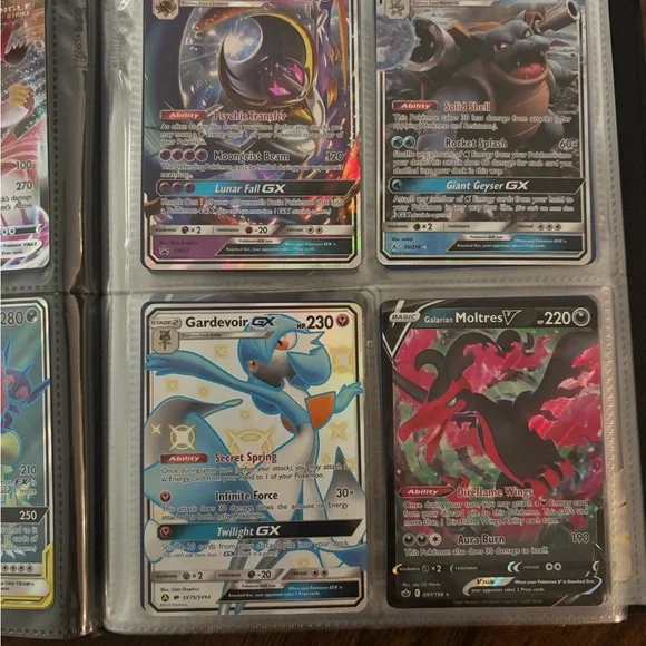 Red and White Poké Ball Binder filled with card - Picture 4 of 13